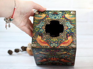 ที่ใส่กระดาษทิชชูแบบตั้งโต๊ะ ดีไซน์สวยงาม เป็นมิตรกับสิ่งแวดล้อม ผลิตจากไม้เคลือบลายพิมพ์  แบรนด์ Tradebyd Premium Square - Product Image 4