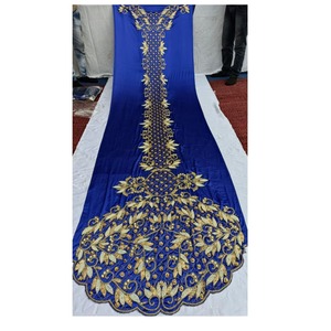 Robe culturelle élégante de Dirac somalien perlé à la demande pour les acheteurs africains et du Moyen-Orient disponibles à la vente - Product Image 4