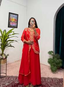 Pakistanais Salwar Kameez vente en gros magnifique vêtements de soirée tout prêt robe toute saison conçoit pièce longue fausse georgette femmes indiennes - Product Image 5