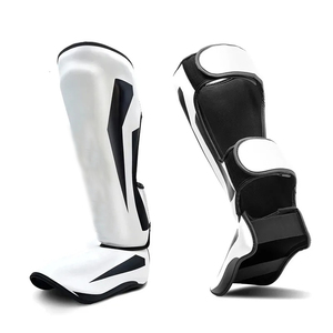 Espinilleras de cuero de alta calidad para adultos o niños, espinilleras deportivas de fútbol personalizadas para niños, espinilleras de fútbol, peso ligero - Product Image 2