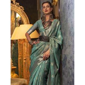 ผ้าซิลค์สีฟ้าอมเขียวที่ถักด้วยด้ายสีซีอาน ประดับพู่ห้อย สำหรับงานแต่งงานแบบบอลลีวูด - Product Image 2