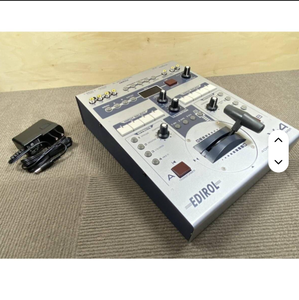 Pour le nouveau mélangeur vidéo numérique à quatre canaux V-4EX - Product Image 1