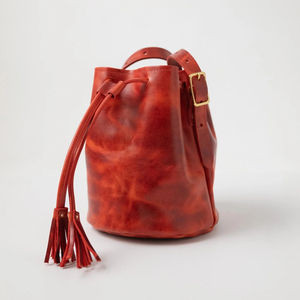 Bolso Tipo Cubo de Cuero Genuino Rojo con Cordón y Borla, Estilo Vintage, Bolso de Mano para Mujer para Uso Diario - Product Image 1