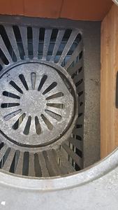 เตาเหล็กหล่อเผาไม้เตาเผาความร้อนแบบดั้งเดิมที่มีประตูกระจก - Product Image 5