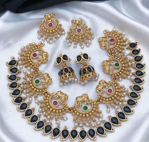 Designer Look traditionnel et collier plaqué or polonais mat pour les fêtes mariages laiton avec cadeau parfait pour les femmes - Product Image 6