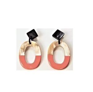 Dernière boucle d'oreille en corne de boeuf faite à la main meilleure finition boucle d'oreille en corne de taille personnalisée meilleur fabricant boucle d'oreille en corne naturelle pour la fête - Product Image 2