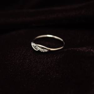 Elegante y Delicado Anillo de Plata de Ley 925 con Circonita, Joyería Fina Hecha a Mano, Diseño Minimalista, Banda Delgada, para Aniversario, Boda, Fiesta - Product Image 6