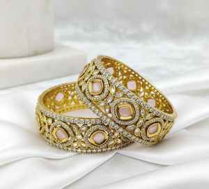 Brazalete de Moda Chapado en Oro Amarillo, Brazalete Tallado con Estrellas, Regalo de Boda para Novias de Oriente Medio en Dubái - Product Image 5