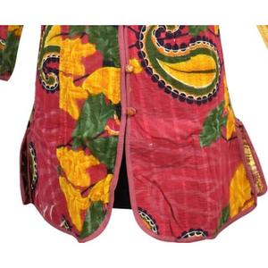 Chaqueta Vintage Kantha Acolchada a Mano Floral Algodón Diseño Reversible y Manga Completa para Otoño Invierno y Primavera - Product Image 3