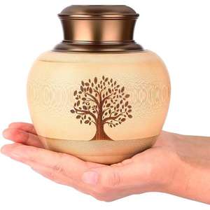 Urnas de cremación conmemorativas grabadas con patrón de árbol de la vida para cenizas humanas, hombre Adulto Femenino hecho de bambú de La India - Product Image 2