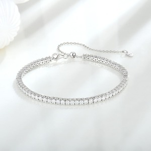 Offre Spéciale élégant bracelet de tennis en moissanite diamant créé par un laboratoire étincelant pour les cadeaux et les occasions spéciales disponibles au meilleur prix - Product Image 2