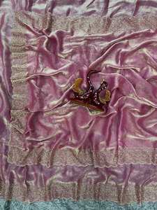 Sari precosido verde Pista drapeado de lujo con perla detallada y adornos hechos a mano Proveedor de India en venta al por mayor - Product Image 3