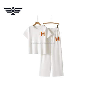 Ensemble de t-shirt à capuche blanc unisexe pour homme et short en polaire avec logo personnalisé |   Sweat-shirt à capuche décontracté d'hiver |   100% coton molletonné - Product Image 1