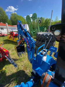Tractor de Ruedas Azul LS MT225E de 25 HP, Mini Tractor Agrícola Compacto, Retroexcavadora Utilitaria de 2500 kg para Trabajos en Campos y Jardines - Product Image 5