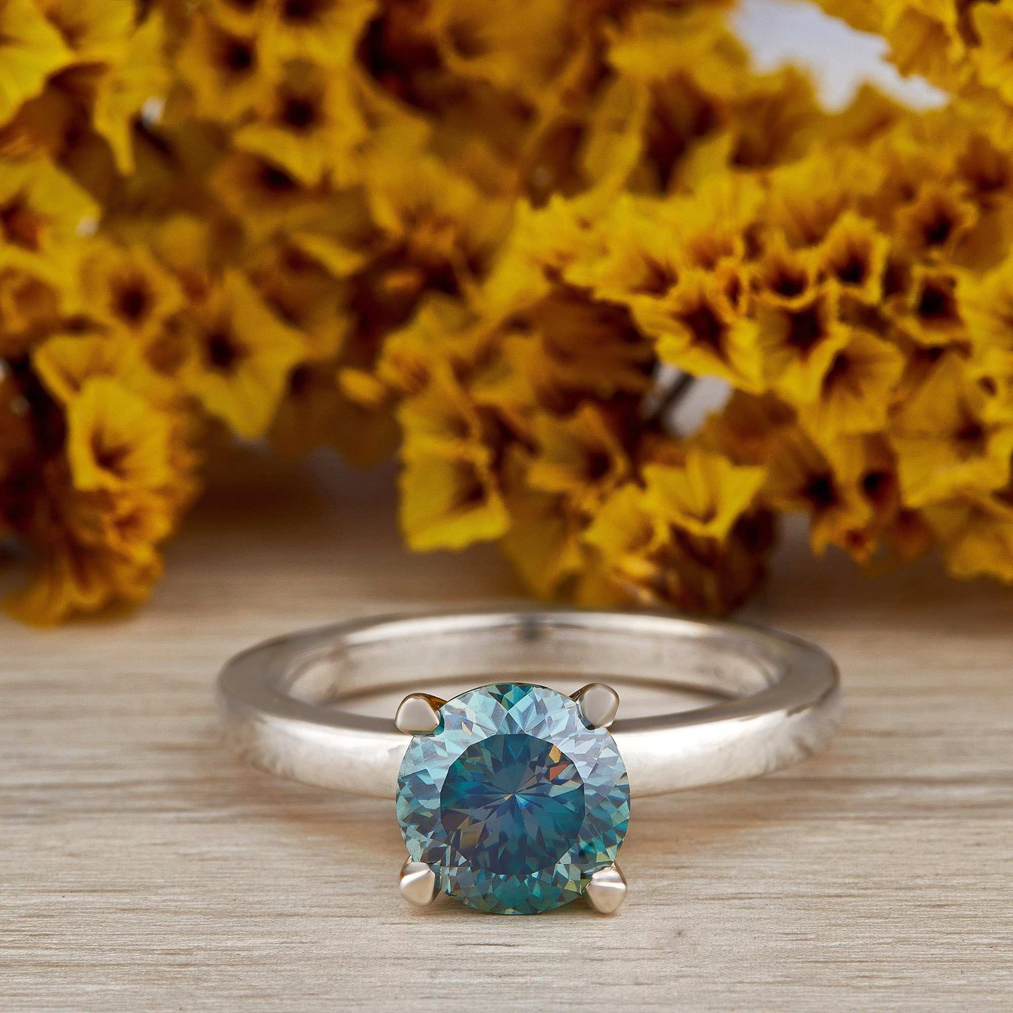 สีเหลืองทอง