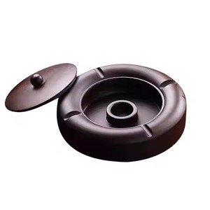 Cenicero Moderno de Madera y Rojo con Base de Madera Premium con Acabado Rojo Brillante, Diseño Elegante, Ideal para Cigarrillos, Área de Fumadores en Casa u Oficina - Product Image 2