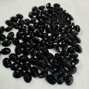 Piedra Preciosa de Ónice Negro Natural de Primera Calidad, Corte Ovalado de 5-6 mm, Color Negro Pulido - Product Image 1