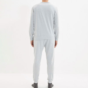 Conception personnalisée en gros d'usine, vêtements de course, ensembles de survêtements techniques pour hommes, vêtements d'entraînement et de jogging de haute qualité - Product Image 5