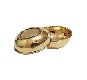 Ensemble de 2 bols de service faits à la main de bonne qualité, de forme ronde, en métal, couleur or, pour la décoration de table. - Product Image 1