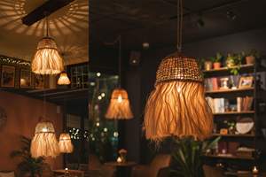 Lámpara RUMBAA, Artesanía de Corteza de Árbol de Plátano y Abacá - Product Image 6