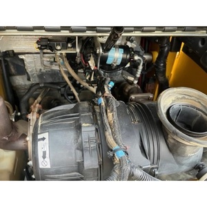 Assez utilisé 819 heures JD 325G puissant Skid Steer avec moteur 55.18kW entièrement entretenu prêt à l'emploi - Product Image 6