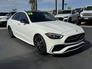 Mercedes-Benz C 300 Turbo Gasolina/Eléctrico RWD 2023 Usado en Buen Estado - Product Image 2