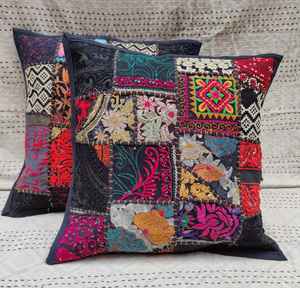 Housse de coussin vintage en soie recyclée avec broderie à la main, style bohème, portable, pour la décoration de la maison - Product Image 5