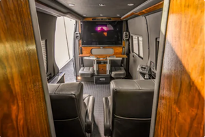 Vehículo Usado a Precio Accesible con Volante a la Izquierda |   Volante a la derecha |   2021 BENZ SPRINTER 2500 4×4 COLORSPACES STUDIO PRODUCTIONS VAN - Product Image 4