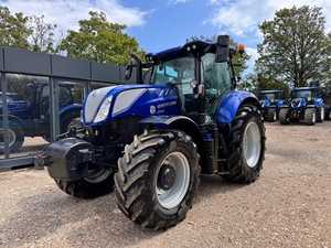 2024 NEW HOLLANDD T7.225/Trouver une icône similaire New Hollandd 1304 Tracteurs agricoles 130HP Tracteurs d'occasion - Product Image 5