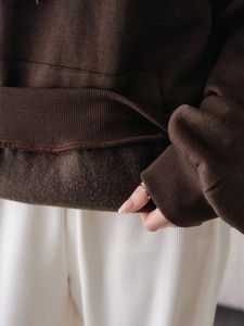 Sudadera Extra Grande para Mujer, Color Marrón Oscuro, 100% Algodón Felpa, con Logotipo Personalizado, Hombros Caídos, Estilo Informal para Invierno - Product Image 5