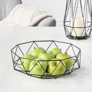 Panier à fruits en métal pour les amateurs de décoration intérieure à la recherche d'accessoires de cuisine pratiques et élégants - Product Image 2
