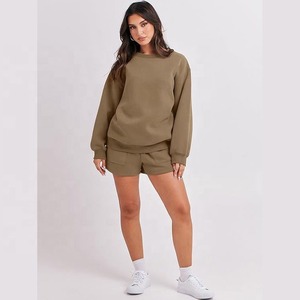 Conjunto de 2 piezas de pantalones cortos personalizados para mujer, Conjunto de sudadera y pantalones cortos de cuello redondo de gran tamaño de algodón para mujer, conjuntos de sudadera y pantalones cortos para mujer - Product Image 4