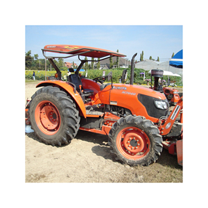 Tracteur Kubota L2502HST machine compacte et fiable construite pour l'agriculture aménagement paysager labourage tonte et transport - Product Image 3