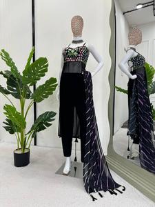 Broderie en fil de fausse Georgette lourd et haut de travail en miroir véritable avec haut de pantalon élastique à l'arrière et costume Dupatta à impression numérique - Product Image 3