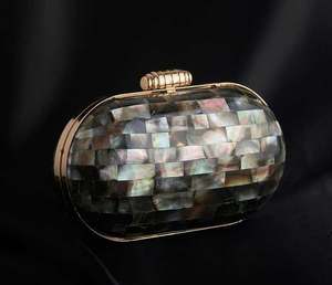 Clutches luxueuses faites à la main en nacre, artisanat intemporel, écologiques, taille personnalisée pour femmes, accessoires élégants pour robe, accessoires de soirée formels - Product Image 5
