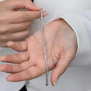 Bracelet de tennis en or massif 14K pour femme Style bracelet avec motif de serrure Tenue quotidienne Bracelets et bracelets Moissanite Cadeau tendance - Product Image 4