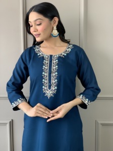 Meilleure exportation Viscose Chanderi Kurti Pantalon Avec Jacquard Dupatta Pour Femmes Vêtements Vie Quotidienne Utilisation pour la Vente en Gros de l'Inde - Product Image 5