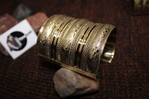 Brazalete grande dorado, pulsera y brazaletes para mujer, brazalete para oreja, joyería, brazalete para brazo, pulsera tejida artesanal de Metal de Tradnary - Product Image 2