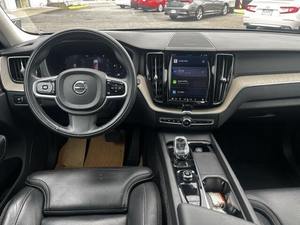 UTILISÉ 2022 X-C-60 B6 Inscription AWD Boîte de vitesses automatique Sans accident Faible kilométrage Prix abordable Prêt pour l'expédition - Product Image 3