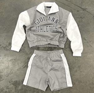 Chándal de nailon transpirable para hombre con diseño personalizado Colección de primavera Chaqueta de tendencia Pantalones cortos Tallas grandes Servicio OEM Buen precio - Product Image 5