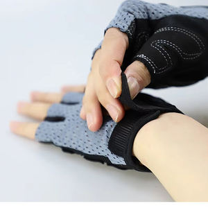 Exercices d'haltérophilie Vente en gros Fitness Training Gym Palm Protect Gants d'entraînement respirants pour demi-doigt - Product Image 4