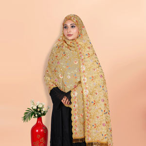 Hiyab de Georgette Bordado de Lujo con Detalles de Lentejuelas y Cuentas, Borde de Encaje Latkan para Fiestas y Eventos Festivos - Product Image 5