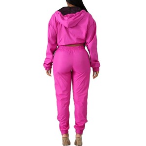Ensemble de survêtement pour femmes en nylon coupe-vent en gros, survêtement pour femmes en nylon 2 pièces avec fermeture éclair, logo personnalisé - Product Image 2