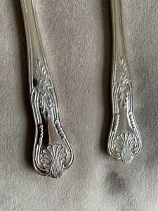 Serveurs à salade en acier inoxydable de conception royale outils de salade pour la décoration de table de luxe et les cadeaux fabriqués à la main en Inde - Product Image 3