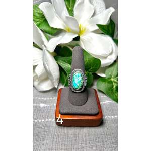 Bague en argent sterling Sam Yellowhair Sonoran Mountain avec turquoise naturelle taille coussin et sertissage clos de diamants, pour usage quotidien, finition platine - Product Image 4