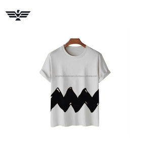 T-shirt graphique bleu ciel avec imprimé vagues abstraites |   T-shirt en coton décontracté personnalisé pour hommes et femmes - Product Image 5
