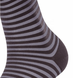 Venta al por mayor de calidad superior logotipo personalizado calcetines de la tripulación de algodón transpirable ajuste deportivo personalizado marca atlética para los hombres todas las estaciones - Product Image 5