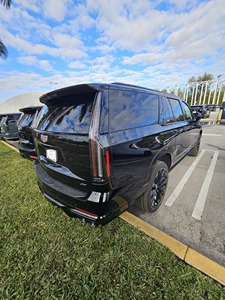 CADILLAC Escalade ESV V-Series AWD 2026 NUEVO, con Volante a la Derecha/Izquierda, Supercargado - Product Image 3