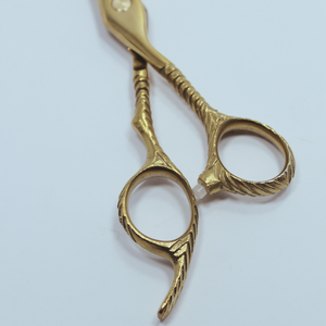 Tijeras de peluquero de color dorado de estilo profesional para belleza y cuidado personal - Product Image 5