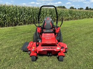 Tondeuse à gazon Gravely Pro-Turn 660, tondeuse à gazon à braquage zéro, moteur à essence 2 temps, tondeuse à gazon haute performance, usage industriel, commercial, bricolage - Product Image 2